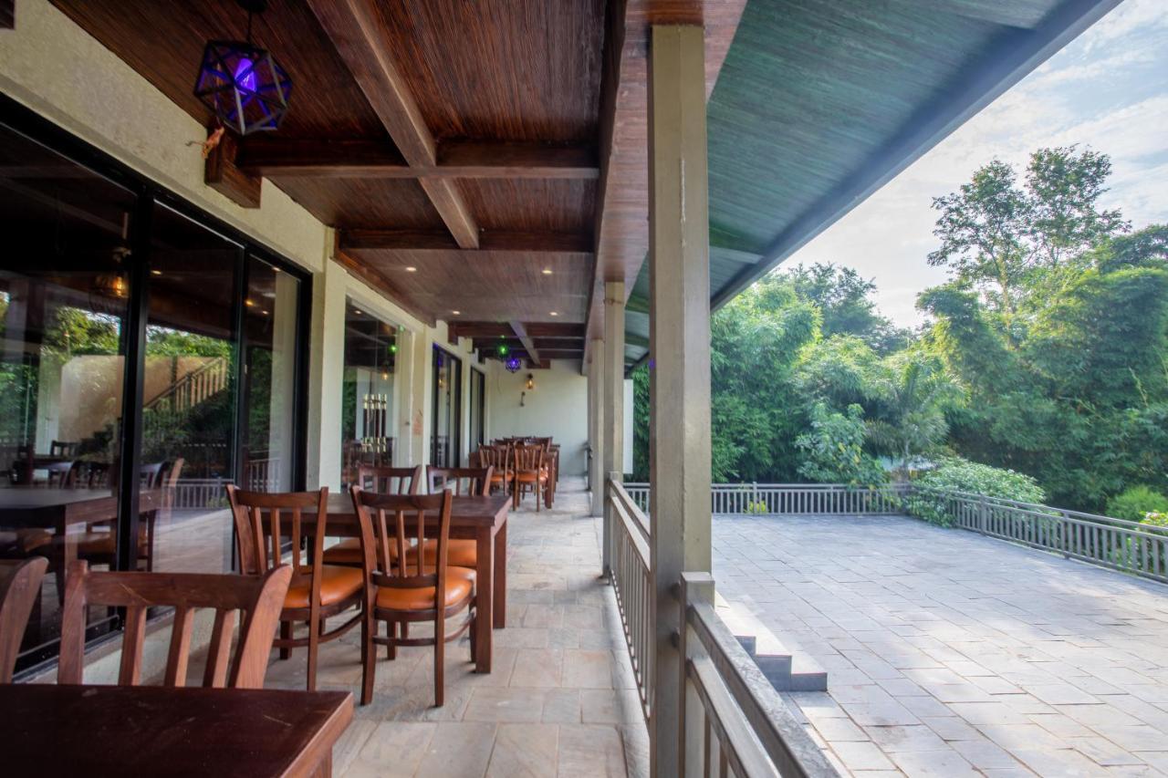 Soaltee Westend Resort Chitwan Exterior foto